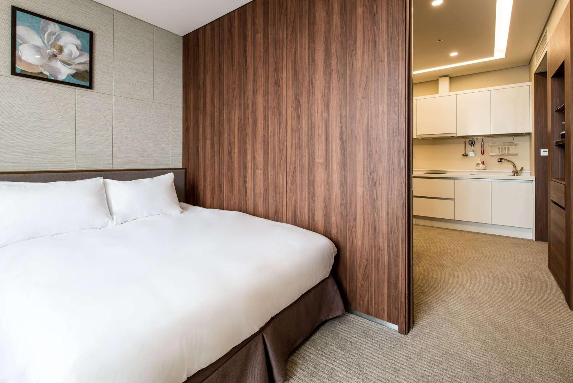 Gloucester Hotel Inczhon Zewnętrze zdjęcie