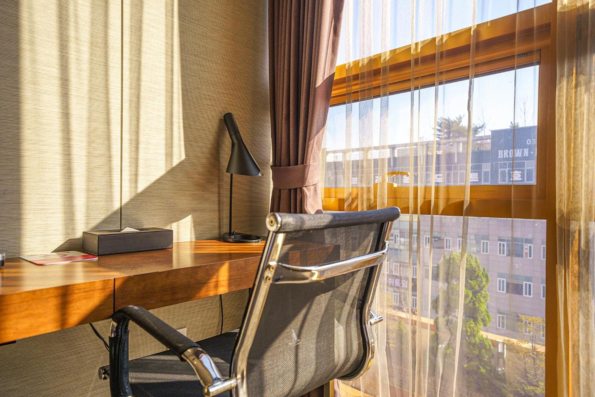 Gloucester Hotel Inczhon Zewnętrze zdjęcie
