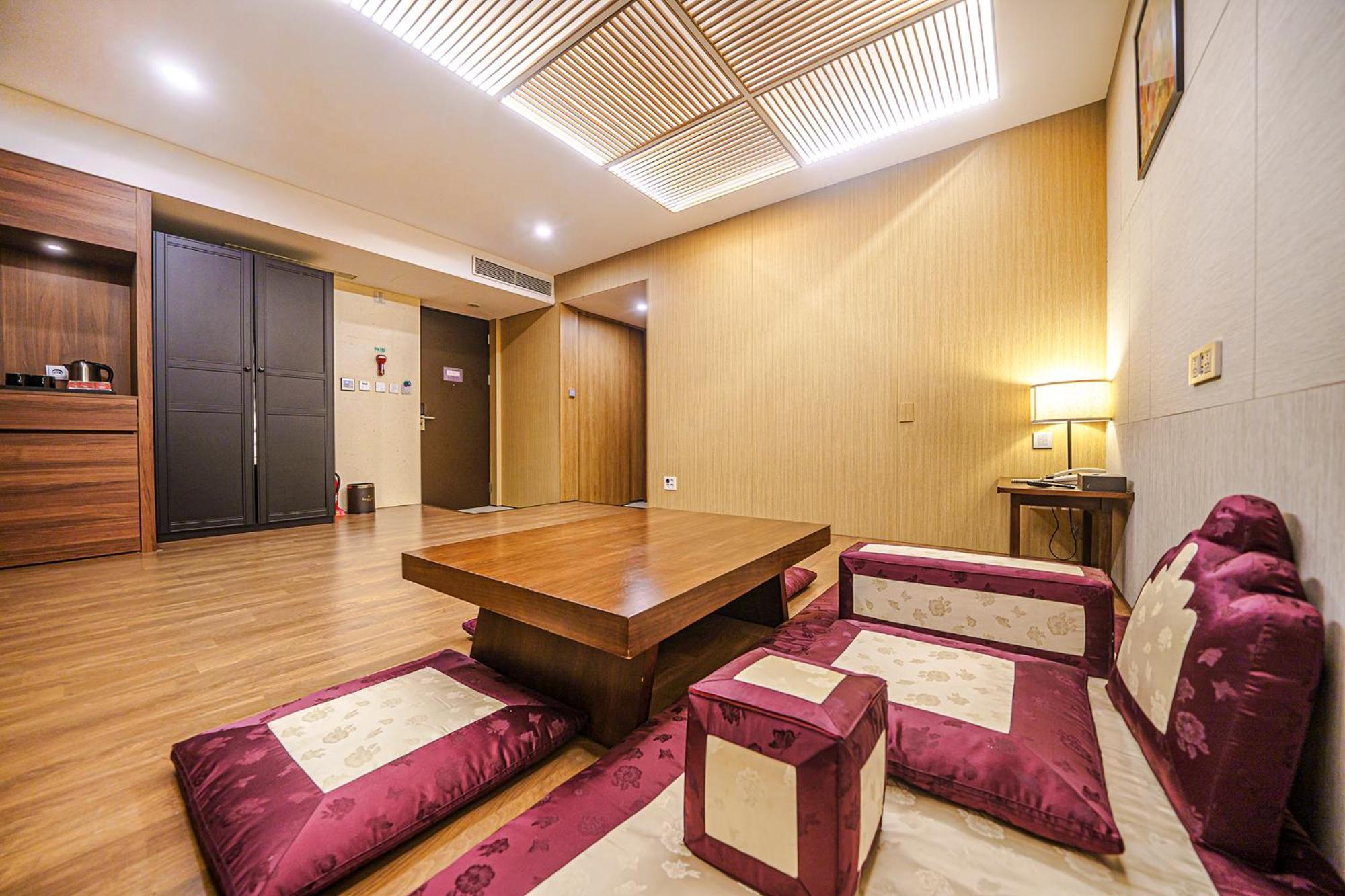 Gloucester Hotel Inczhon Zewnętrze zdjęcie