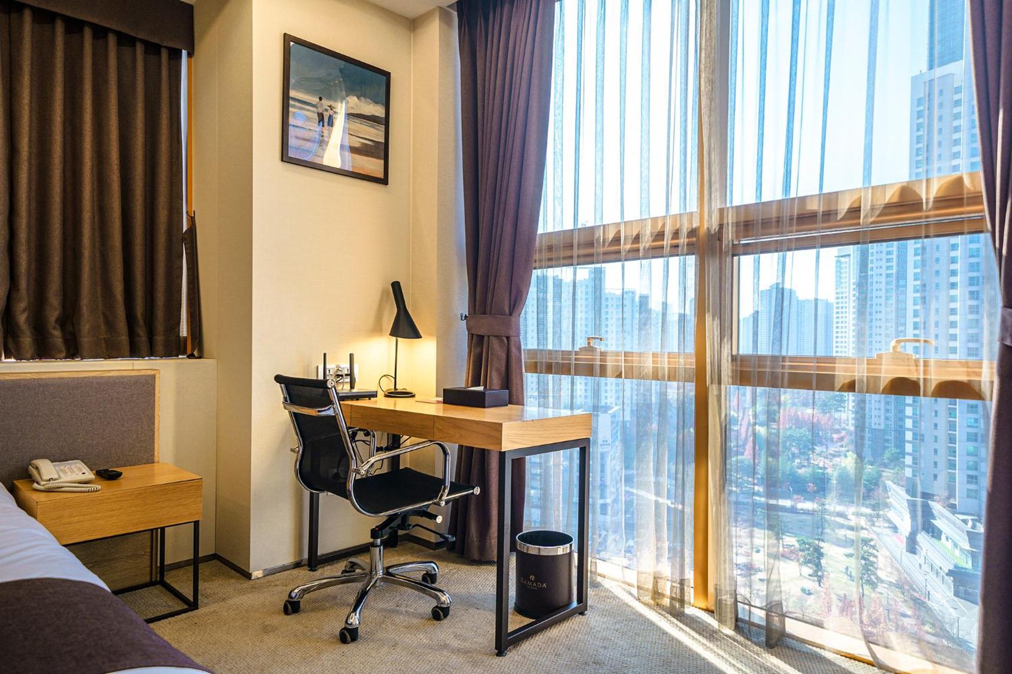Gloucester Hotel Inczhon Zewnętrze zdjęcie